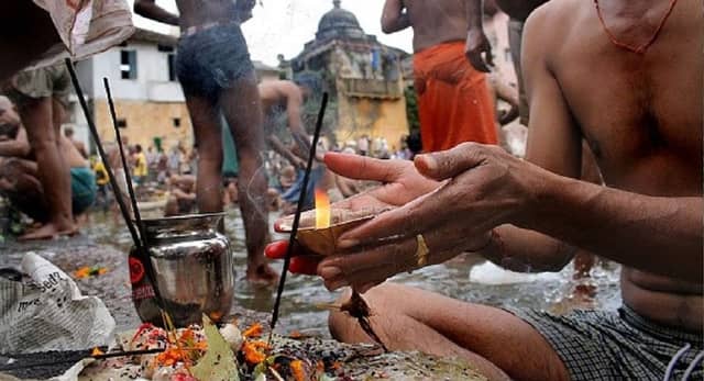 प्रतिपदा तिथि का पहला श्राद्ध आज, जानें तर्पण विधि और धार्मिक महत्व; नोट कर लें पितृपक्ष की तिथि का पूरा कैलेंडर