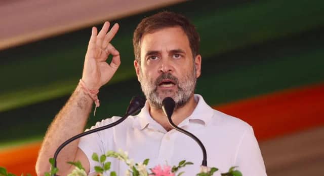 पीएम ने देश में बना दिए दो हिंदुस्तान, चुनाव प्रचार के दौरान राहुल गांधी ने PM मोदी पर साधा निशाना