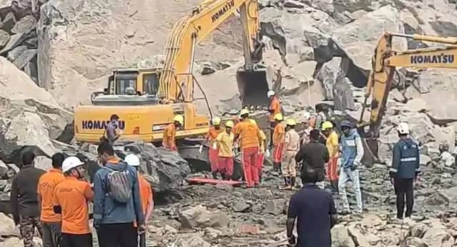 ढेंकनाल में अवैध पत्थर खदान में हादसा, चट्टान गिरने से 2 मजदूरों की मौत; कई अब भी फंसे