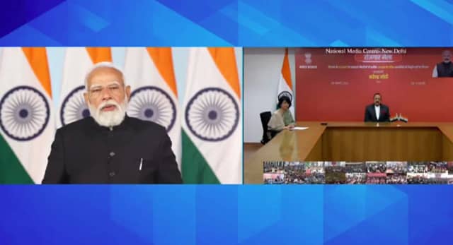 PM मोदी ने 61 हजार युवाओं को दिए नियुक्ति पत्र, बोले- ये नौकरी नहीं, राष्ट्र निर्माण का निमंत्रण है