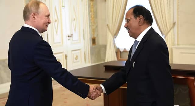 NSA अजीत डोभाल का रूस दौरा: अमेरिका की धमकियों के बीच भारत का रणनीतिक कदम, राष्ट्रपति पुतिन से करेंगे मुलाकात; हो सकती है बड़ी डील
