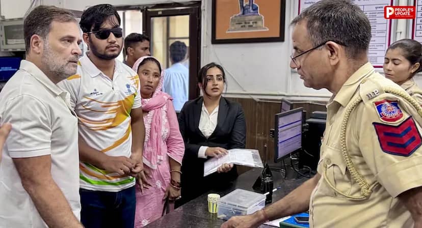 राहुल गांधी का 6 घंटे धरना के बाद पैलेट गन मामले में FIR, छात्र की आंख की रोशनी जाने का आरोप; केस अज्ञात के खिलाफ दर्ज