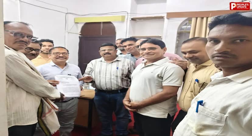हरदा में पटवारियों ने सौंपा ज्ञापन, लंबित मांगों पर जताई नाराजगी