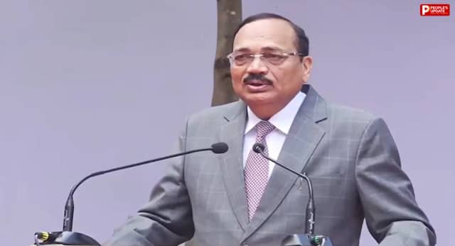 CJI सूर्यकांत की कानून के छात्रों को नसीहत, बोले- ‘कानून का पेशा कमजोर दिलवालों के लिए नहीं’