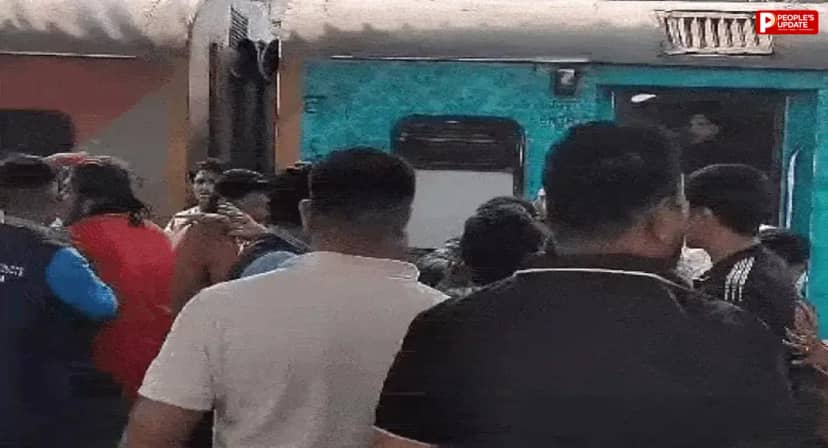 भोपाल में AC दुरंतो एक्सप्रेस में यात्री से मारपीट, पैंट्री वेंडर्स पर आरोप; हिरासत में 3 संदिग्ध