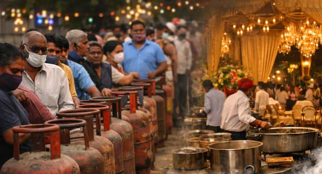 गैस संकट के बीच 15 अप्रैल से शादी सीजन शुरू, वैवाहिक आयोजनों पर पड़ा असर