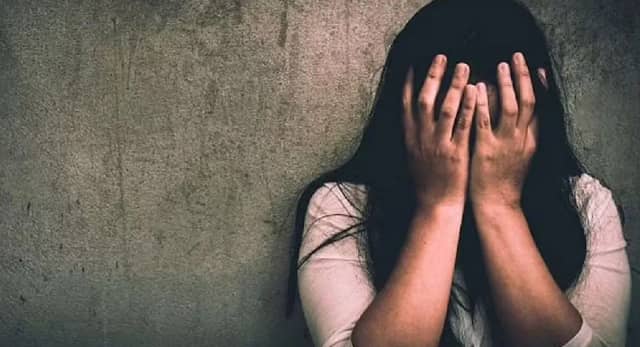 नाबालिग लड़कियों से 7 युवकों ने किया गैंगरेप: खेत में किया दुष्कर्म; पुलिस कर रही जांच 