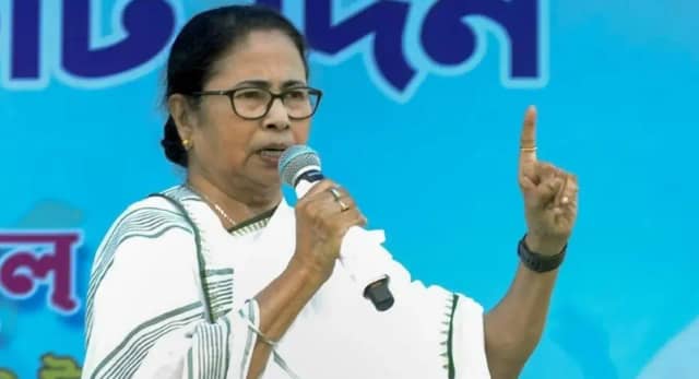 क्या खत्म होगा TMC का दौर ? 4 एग्जिट पोल में बीजेपी आगे  