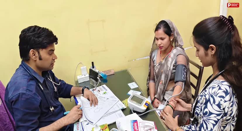 गुना में डॉ. सतीश राजपूत की सराहनीय पहल, स्वास्थ्य शिविर का आयोजन; 80 महिलाओं का हुआ निशुल्क इलाज 