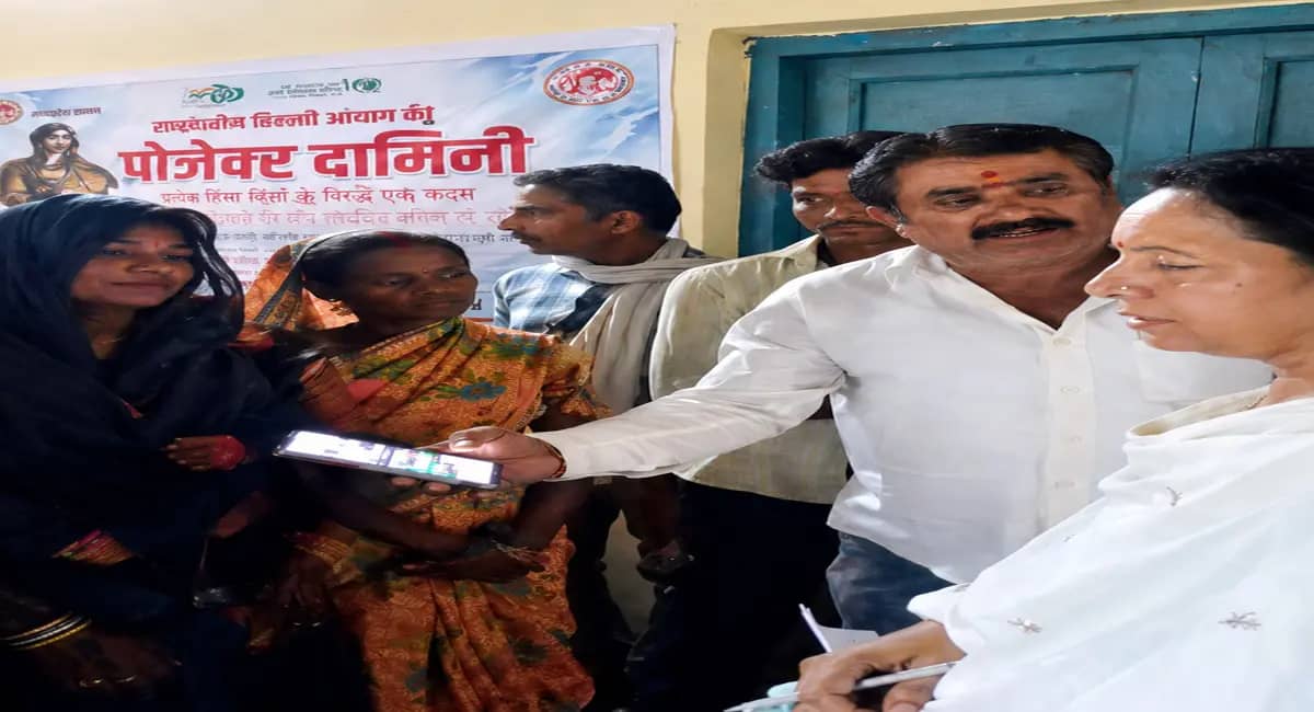सोहागपुर में अवैध शराब बिक्री का विरोध: आदिवासी महिलाओं ने खोला मोर्चा, SDM को सौंपा ज्ञापन