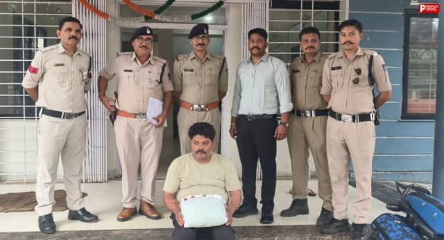 हरदा में  नशा तस्कर गिरफ्तार: 2 किलो से ज्यादा गांजा बरामद, पुलिस ने दर्ज किया केस  