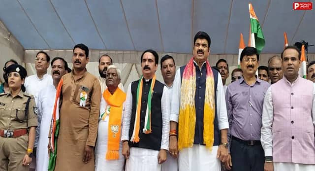 गुना में निकली तिरंगा यात्रा, प्रभारी मंत्री गोविन्द सिंह राजपूत हुए शामिल 