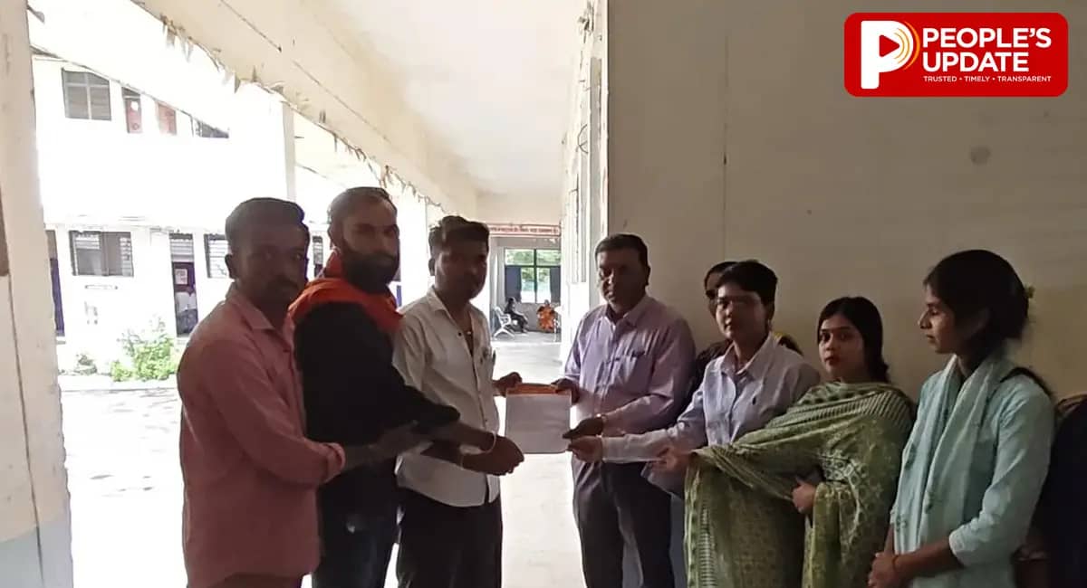 बाड़ी: पीपुल्स समाचार की खबर का असर, सांदीपनि विद्यालय में किताबें जलाने के मामले में जांच के आदेश, तहसीलदार ने तीन दिन में मांगी रिपोर्ट
