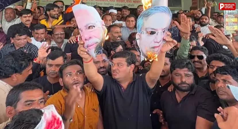 सीहोर में SIR के खिलाफ कांग्रेस का प्रदर्शन: CEC ज्ञानेश कुमार के इस्तीफे की मांग, कलेक्ट्रेट गेट पर पुलिस से धक्कामुक्की
