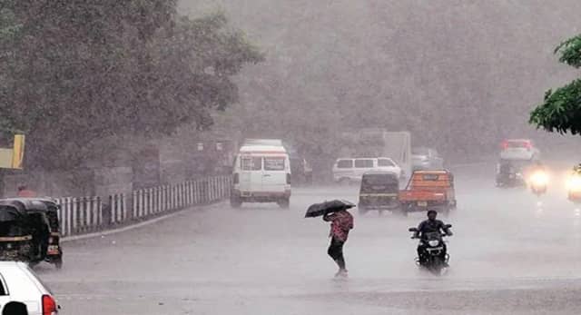मौसम के बदलाव से बढ़ी चिंता, इन 42 जिलों में आंधी-बारिश व ओलों का अलर्ट