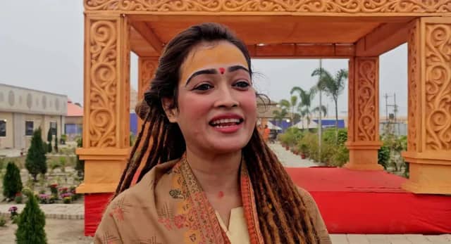 बनीं स्वामी हर्षानंद गिरि; पिंडदान के साथ शुरू किया नया जीवन