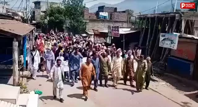 रावलकोट में प्रोटेस्ट पर हिंसक प्रदर्शन, पाकिस्तानी सेना के जुल्म से 9 लोगों की गई जान; इंटरनेट सेवाएं भी ठप 