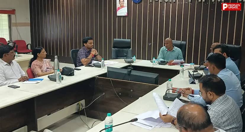 सीहोर में संबल योजना के लंबित मामलों पर कलेक्टर नाराज, श्रम अधिकारी को नोटिस; जनपद-सीएमओ को सख्त हिदायत