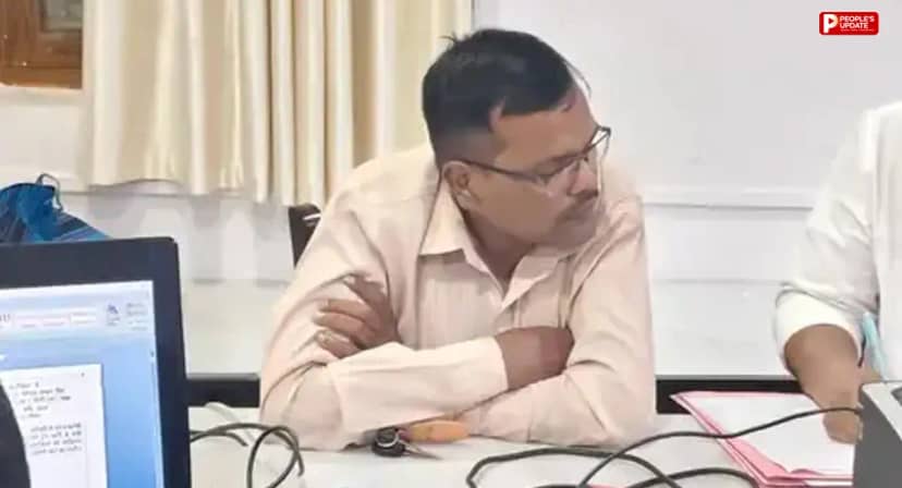 सीधी में नौकरी पर दोबारा रखने के लिए मांगी 50 हजार की रिश्वत, 40 हजार लेते कर्मचारी गिरफ्तार
