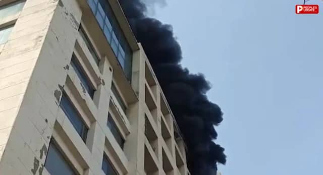 गाजियाबाद के होटल में लगी आग, मौके पर पहुंचीं दमकल की 8-10 गाड़ियां; ऊपरी मंजिल से उठा धुआं