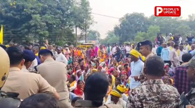 महासमुंद में आदिवासी समाज का बड़ा प्रदर्शन, पूर्व विधायक देवेंद्र बहादुर सिंह पर ₹1 करोड़ से अधिक के गबन का आरोप, कलेक्ट्रेट का घेराव