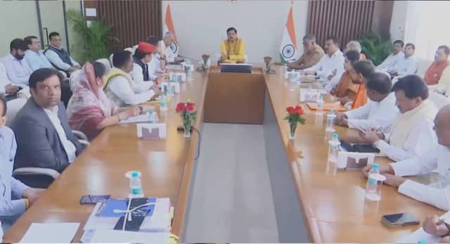 ओबीसी आरक्षण पर सर्वदलीय बैठक, 27% आरक्षण देने पर सभी राजनीतिक दल राजी, सुप्रीम कोर्ट में अपना पक्ष रखेगी सरकार
