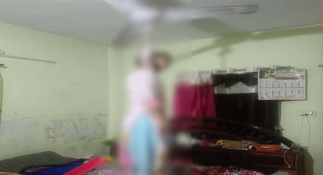 बलरामपुर में आरक्षक की पत्नी ने फांसी लगाकर की आत्महत्या, बीमारी से चल रही थी परेशान