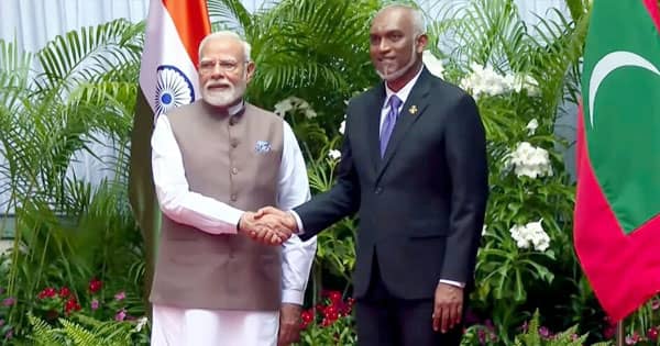 मालदीव को 4,850 करोड़ का कर्ज देगा भारत, फ्री ट्रेड एग्रीमेंट पर हुई चर्चा, PM मोदी को दिया गार्ड ऑफ ऑनर