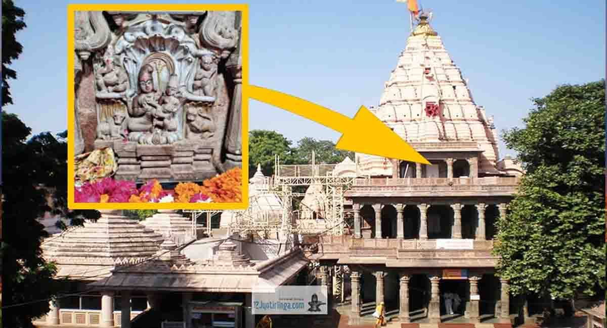 साल में सिर्फ एक बार खुलता है ये अद्भुत मंदिर... उज्जैन में नागपंचमी पर होंगे भगवान नागचंद्रेश्वर के दुर्लभ दर्शन, रात 12 बजे खुलेंगे मंदिर के पट