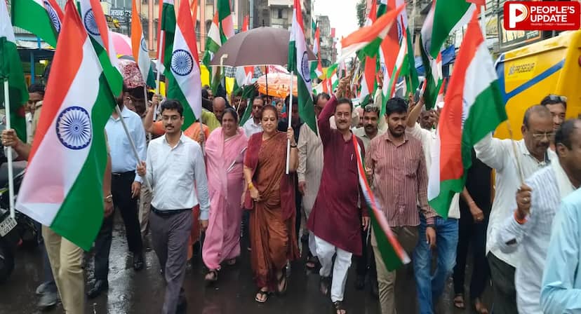 रिमझिम बारिश में निकली तिरंगा यात्रा, बुरहानपुर में गूंजे भारत माता के जयकारे