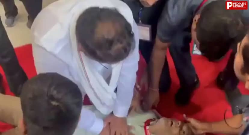 तेलंगाना विधानसभा में IAS अफसर के PA को आया हार्ट अटैक, मंत्री ने दिया CPR