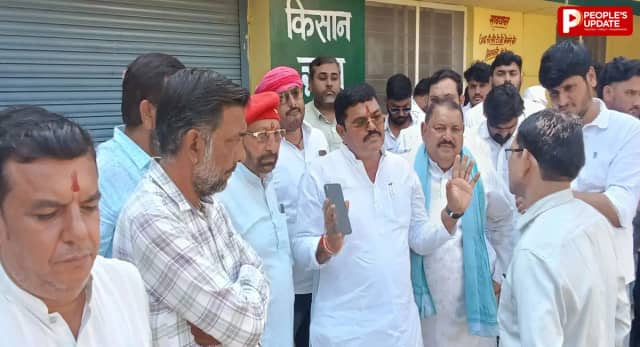 हरदा में DAP खाद की किल्लत पर कांग्रेस का प्रदर्शन, अधिकारी भी नहीं कर पाए टोकन बुक