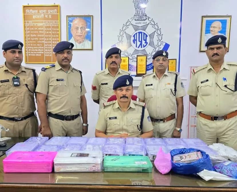 रेलवे जंक्शन पर जीआरपी की चेकिंग में दो युवकों से  44 लाख की 19 किलो चांदी जब्त,  दोनों आरोपी भोपाल के