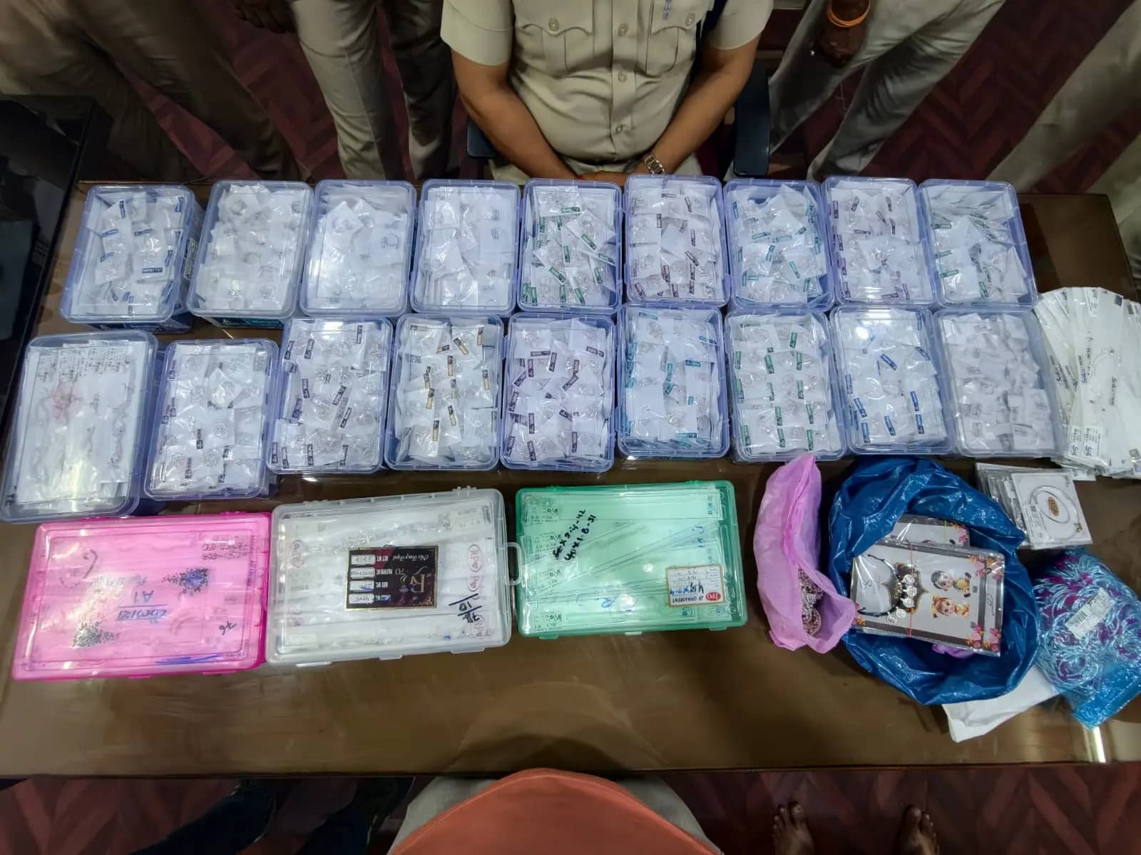 रेलवे जंक्शन पर जीआरपी की चेकिंग में दो युवकों से  44 लाख की 19 किलो चांदी जब्त,  दोनों आरोपी भोपाल के