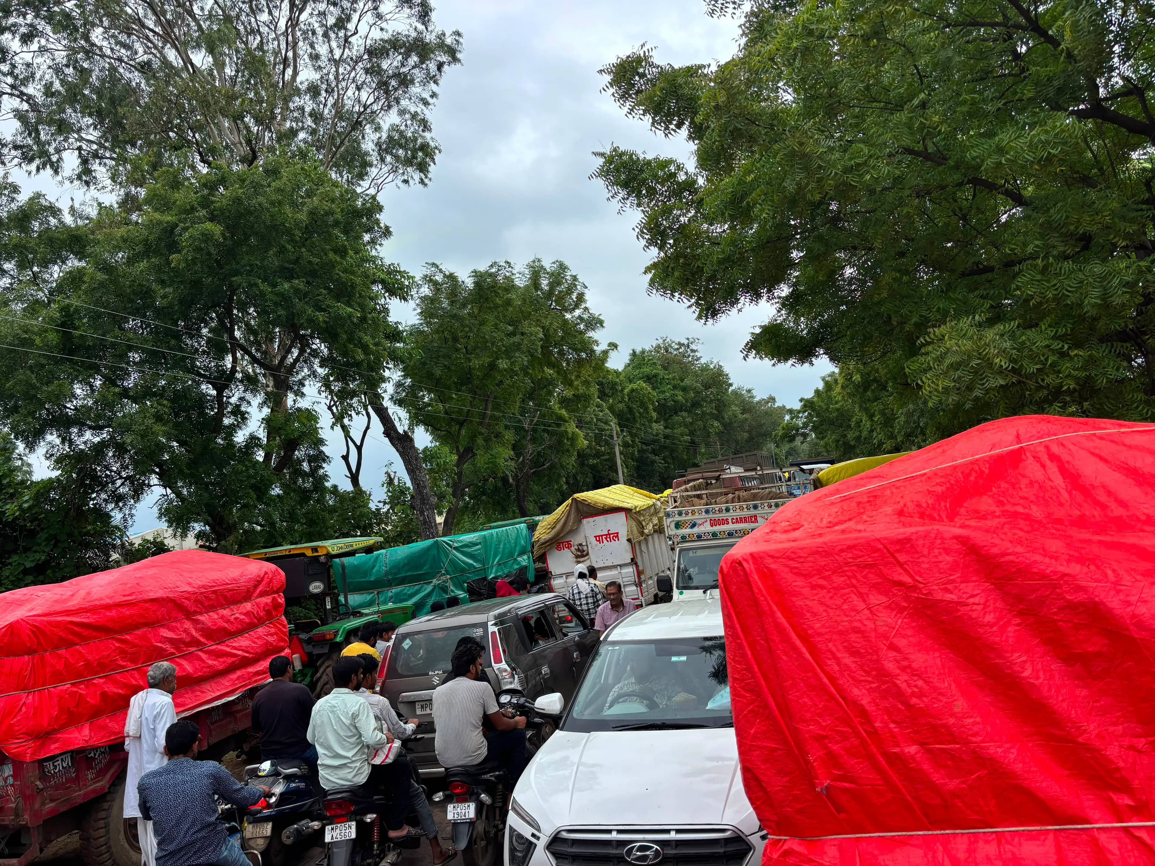 कमिश्नर भी फंसे, कलेक्टर ने दिए व्यवस्था सुधारने के निर्देश