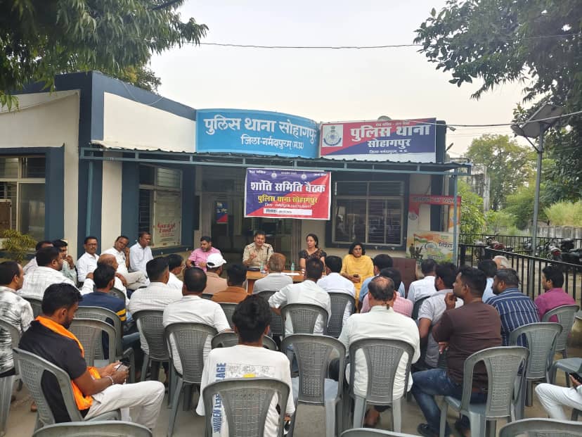 सोहागपुर में त्योहारों को लेकर पुलिस अलर्ट, नवरात्रि में सुबह 4 बजे से होगी गश्त; डीजे पर भी रहेगी नजर