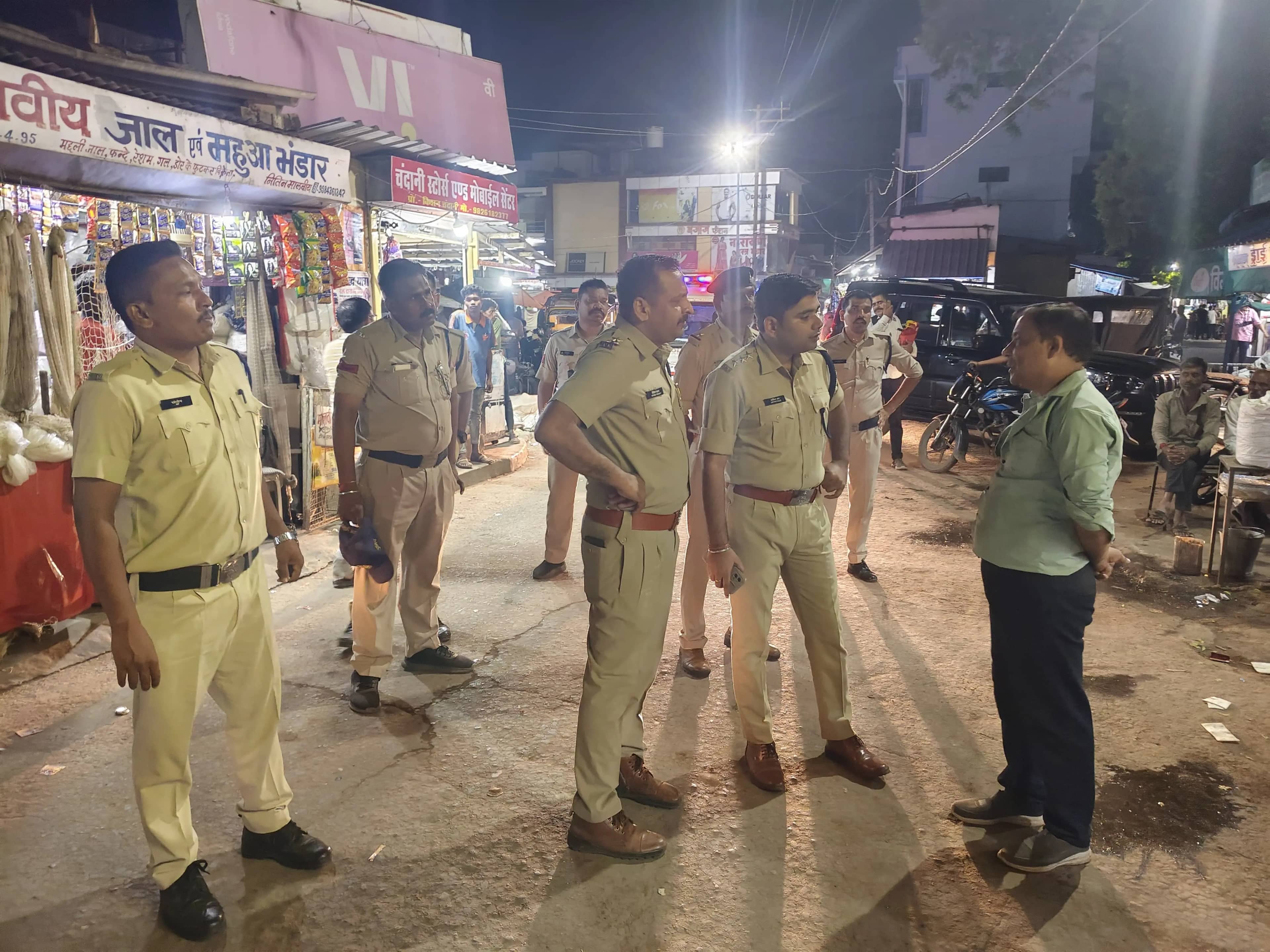 सोहागपुर में त्योहारों को लेकर पुलिस अलर्ट, नवरात्रि में सुबह 4 बजे से होगी गश्त; डीजे पर भी रहेगी नजर