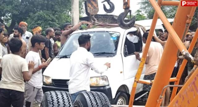 धौलपुर में दर्दनाक हादसा, पानी से भरी सड़क पर पलटी ईको, 4 लोगों की मौत