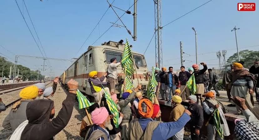 मांगों पर बात नहीं बनी तो ट्रैक पर बैठे किसान, पंजाब में कई जगह रेल रोको आंदोलन शुरू