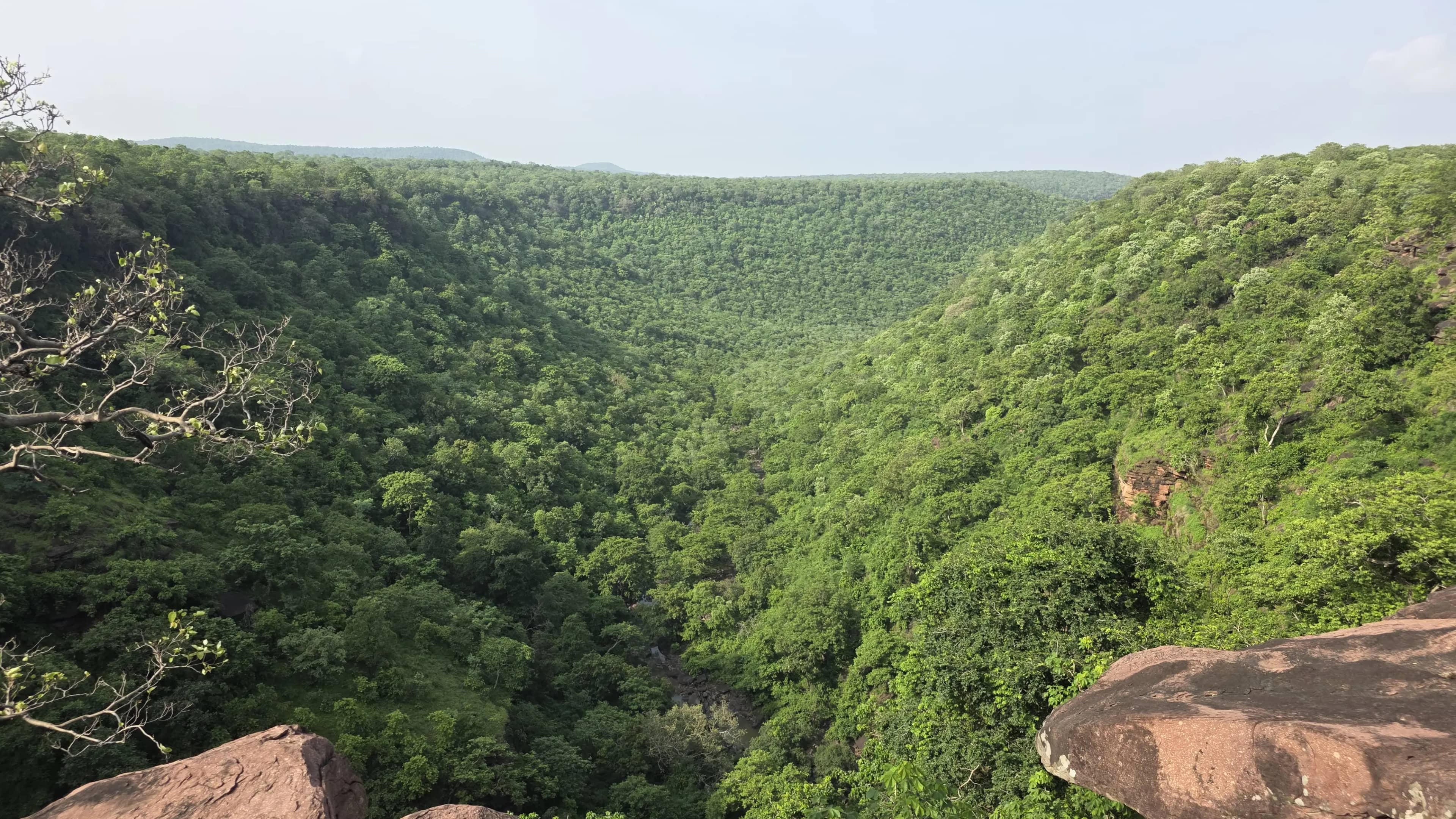किशनगढ़ धाम बना पर्यटकों की पहली पसंद, हरियाली; झरनों और ऐतिहासिक विरासत का अनूठा संगम