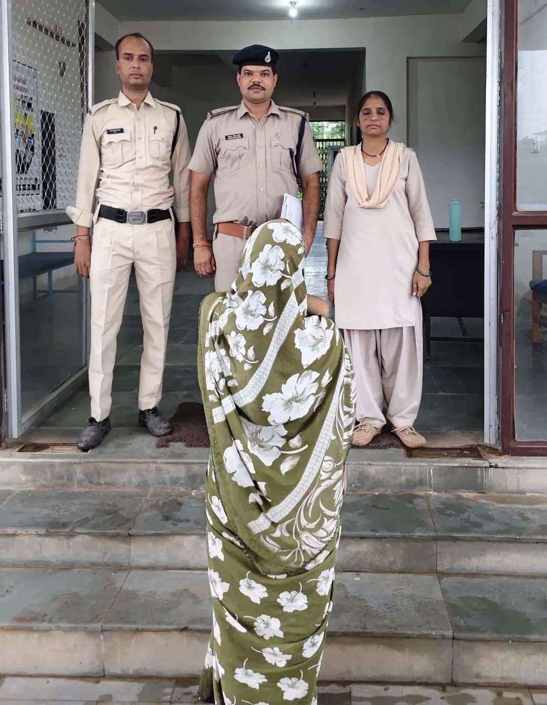 दमोह में लुटेरी दुल्हन गैंग का खुलासा, खुशबू राजपूत समेत तीन गिरफ्तार; 3 मोबाइल और 7,700 रुपए जब्त