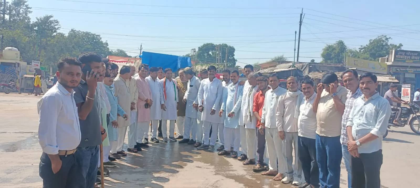 गोहद और मेहगांव में कांग्रेस का प्रदर्शन, मुख्य चुनाव आयुक्त के पुतले जलाए, बाइक रैली निकाली