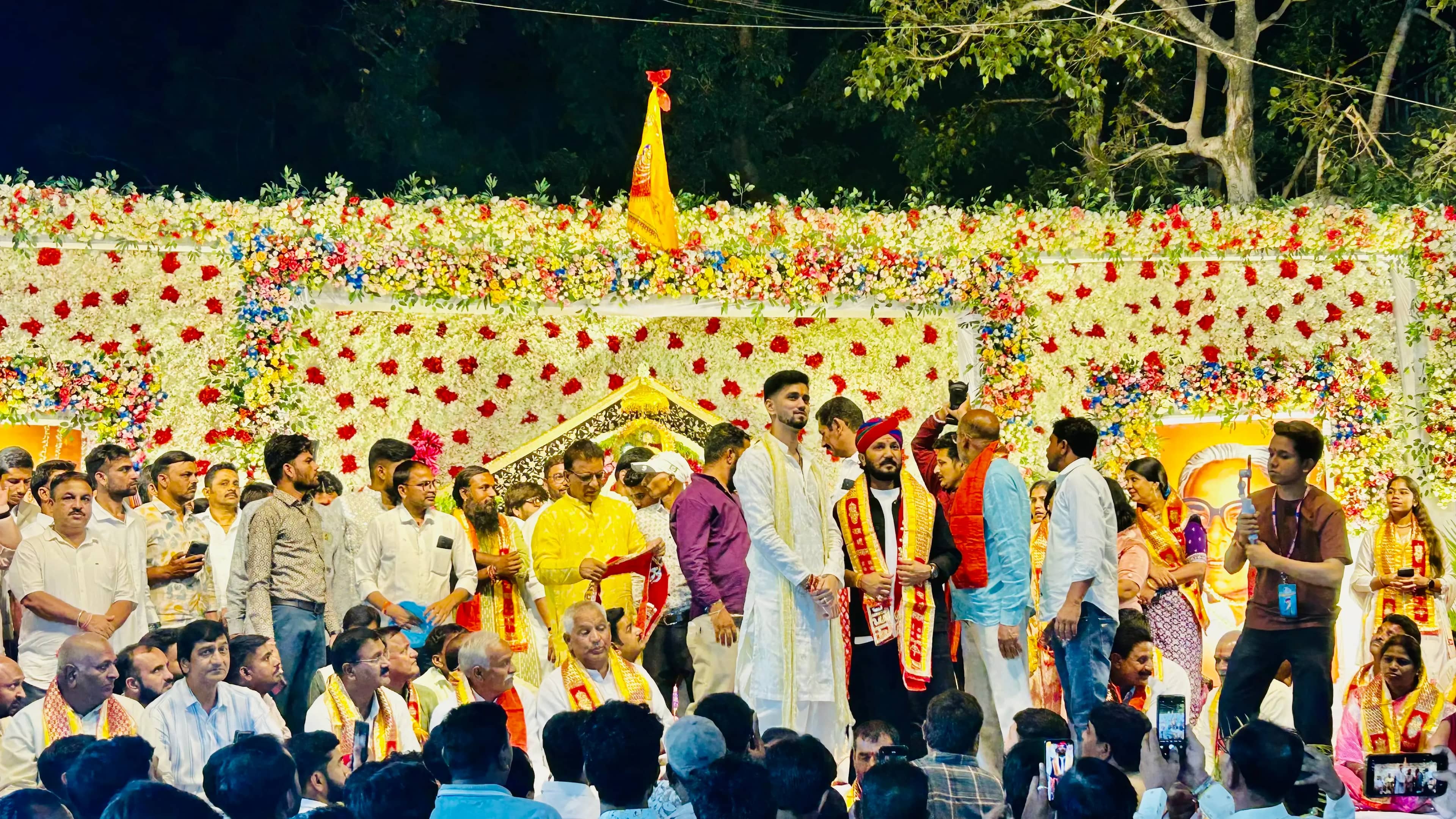 बेटमा में सजी भव्य भजन संध्या, छोटू सिंह रावणा ने बांधा समां