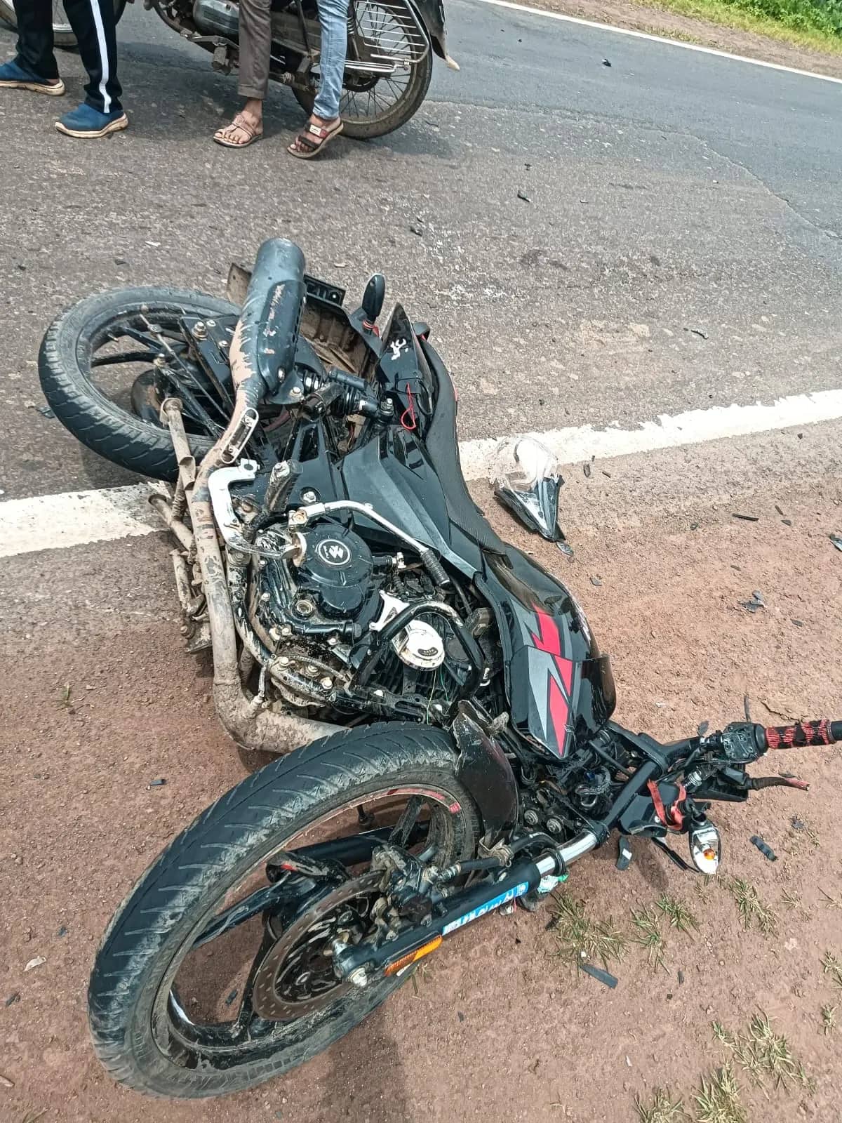 हरसूद में दो बाइकों की आमने-सामने भिड़ंत, एक युवक की मौके पर मौत, दूसरे ने अस्पताल में तोड़ा दम