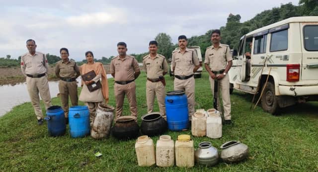 अवैध शराब भट्टी जब्त, 250 किलो लहान नष्ट   