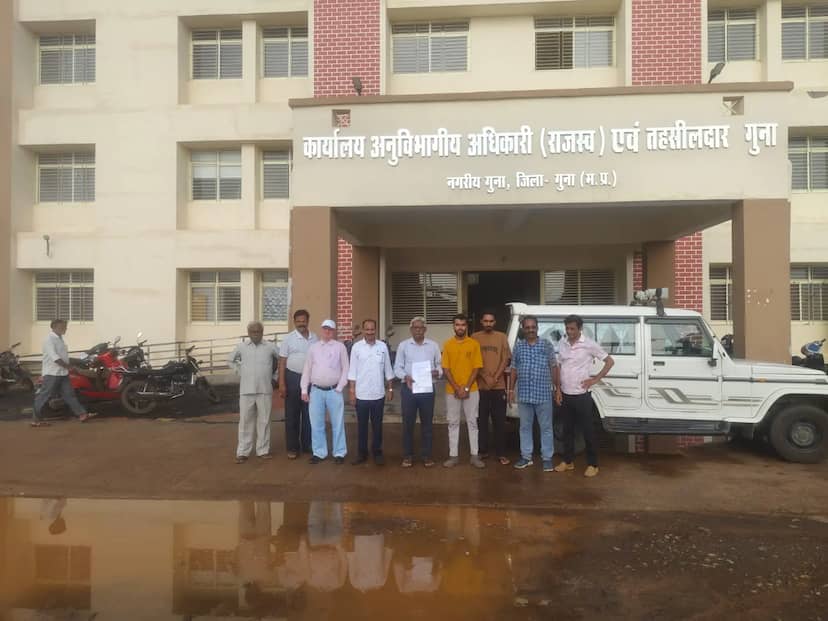चित्रगुप्त कायस्थ मंदिर न्यास के चुनाव पर विवाद, असंवैधानिक मनोनयन निरस्त करने की मांग; SDM को सौंपा ज्ञापन