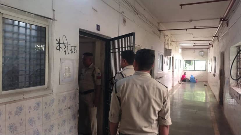 गुना में घर में घुसकर लूट और फायरिंग के मामले में 5 आरोपी गिरफ्तार, एक बदमाश घायल