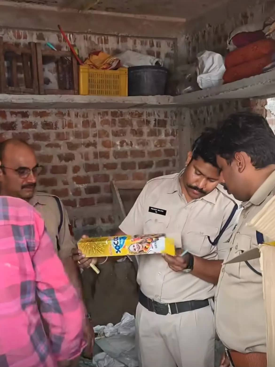 हरदा में घर से लाखों के अवैध पटाखे जब्त, बिना लाइसेंस रिहायशी इलाके में किया था स्टॉक