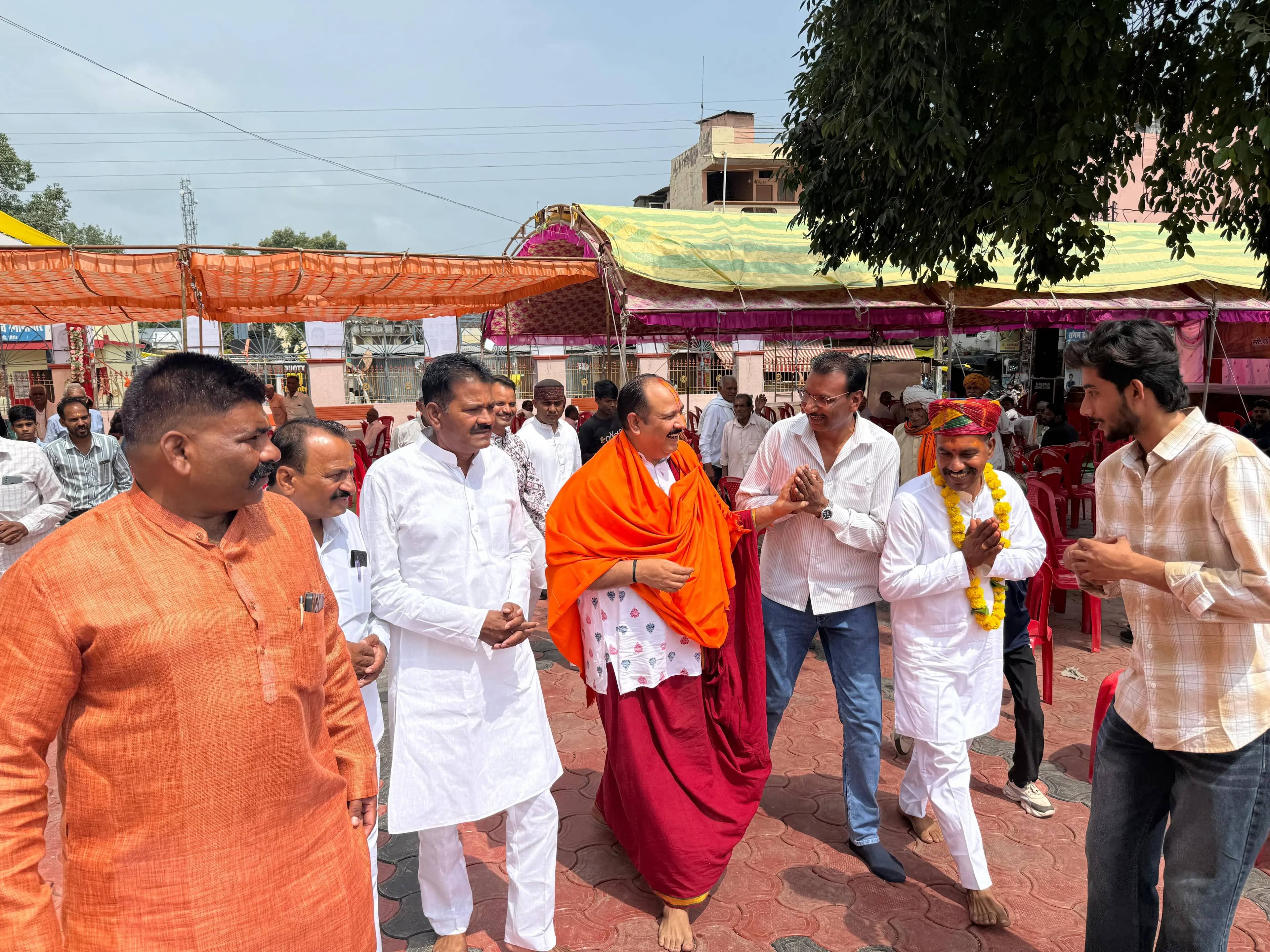 पुरी की तर्ज पर निकली भगवान जगन्नाथ की भव्य रथयात्रा, हजारों श्रद्धालुओं ने रस्सी से खींचा रथ