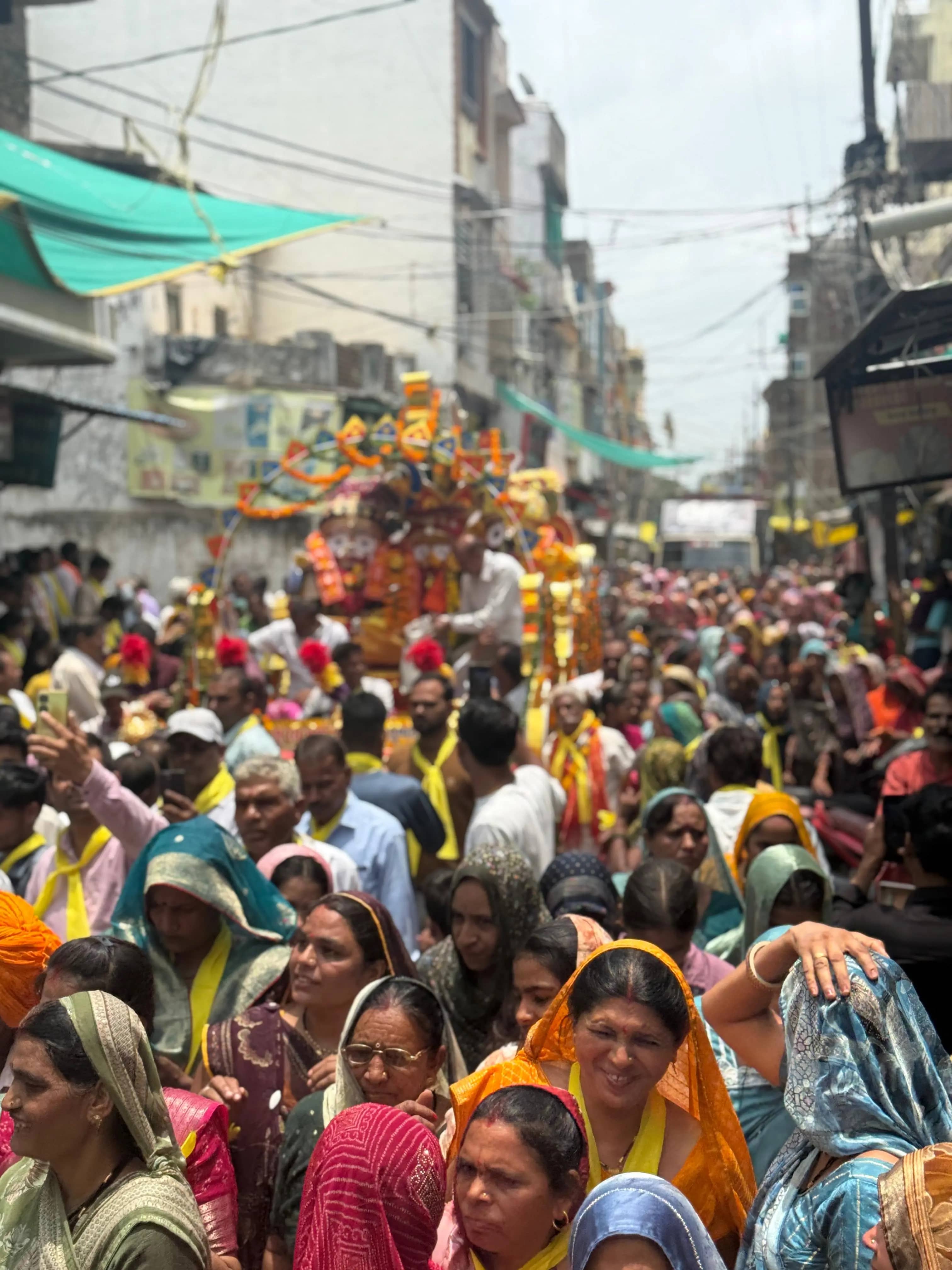 पुरी की तर्ज पर निकली भगवान जगन्नाथ की भव्य रथयात्रा, हजारों श्रद्धालुओं ने रस्सी से खींचा रथ